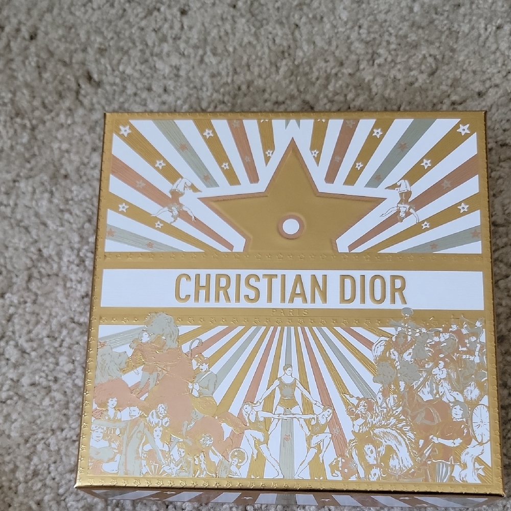 Dior Miss Dior White and Gold Gift Box
